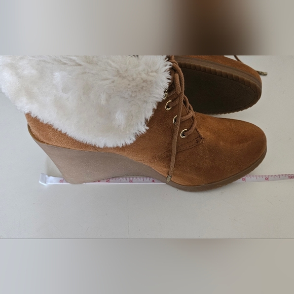 WhiteMt. Wedge Ankle Boots - Picture 9 of 9